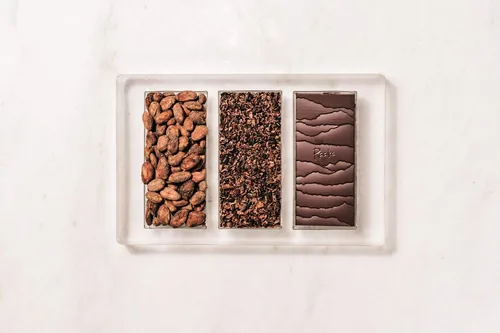 Vista 7 de Raaka Paquete de chocolate sin lácteos Chocolate negro gourmet de grano a barra Orgánico, Kosher, vegano, sin gluten Regalo para los amantes