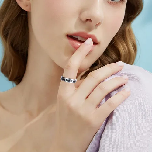 Vista 3 de Sanfenly Juego de 9 anillos antiestrés para la ansiedad para mujeres y hombres cadena fría de acero inoxidable con incrustaciones de luna sol