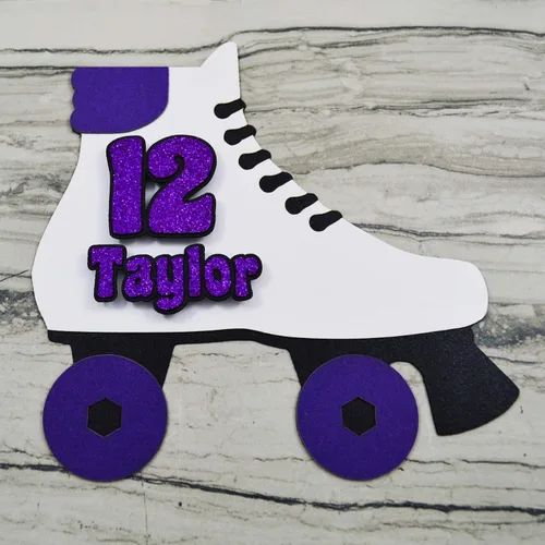 Vista 2 de Decoración para tartas de patinaje personalizado con nombre y edad