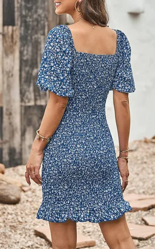 Vista 3 de PRETTYGARDEN Vestido corto ajustado floral de manga corta abombada para mujer, vestido de verano con cuello cuadrado con volantes, vestido fruncido