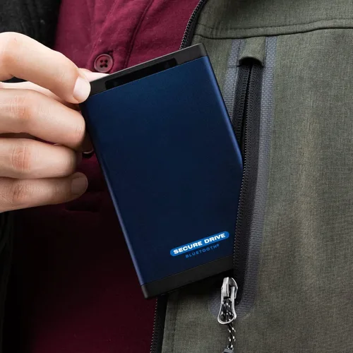 Vista 7 de SecureData SecureDrive BT 1TB Hardware Encriptado USB 3.0 Ext Drive FIPS 140-2 Nivel 3 Desbloqueo a través de la aplicación de teléfono compatible