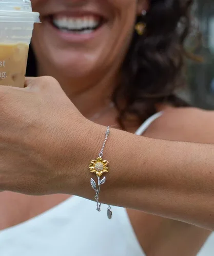Vista 3 de Best Wife, If Dreams Really do Come True, Then I Will Have Found a Way to Love!, Inspire Holiday Sunflower Bracelet for Wife