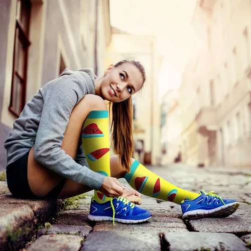 Vista 2 de WITHYOU Los calcetines de compresión de 15-20 mmHg son los mejores atléticos para hombres y mujeres, correr, vuelo, viajes, enfermeras embarazadas