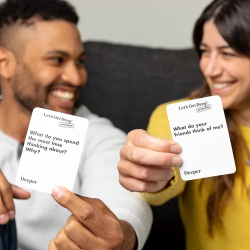 Vista 5 de What Do You Meme? - Let's Get Deep: Paquete de expansión After Dark de Relatable, para añadir a Let's Get Deep Core, ideal para regalos de parejas