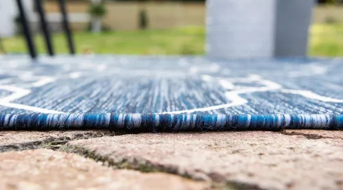 Vista 4 de Unique Loom Outdoor Trellis Collection - Alfombra de área con diseño de enrejado (2 x 6 pies 1 pulgada, azul/marfil)