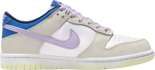 Vista 413 de Nike Kid's Dunk Low Sneaker