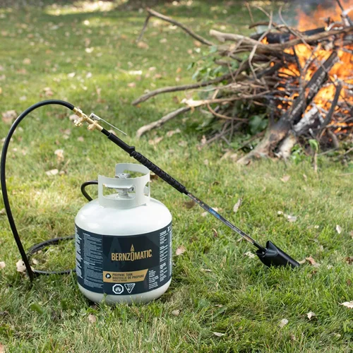 Vista 5 de Bernzomatic Tanque de propano para parrilla de 20 libras, con o sin indicador de capacidad de combustible, fabricado con fácil roscado y recubierto