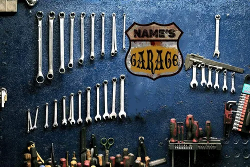 Vista 5 de Letreros de metal personalizados con escudo retro personalizado, decoración de pared, diseño de texto para garaje, regalo creativo, plato de 12 x 12