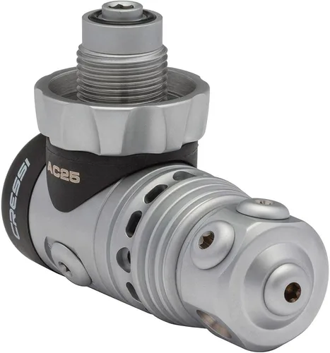 Vista 4 de Pistón equilibrado ajustable Cressi IP 1ª etapa - Filtro cónico - Alto caudal - AC25m/Master Cromo: fabricado en Italia por Cressi, calidad desde