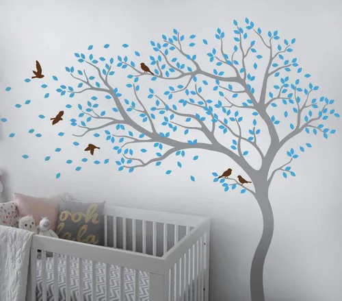 Vista 8 de Vinilo decorativo para pared de árbol grande con pájaros y hojas que soplan en el viento, adhesivo mural de bosque
