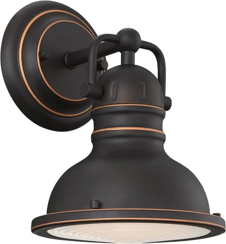 Vista 6 de Westinghouse 6116100 Boswell - Lámpara de pared interior de estilo vintage, acabado de bronce aceitado con reflejos, lente acrílica prismática