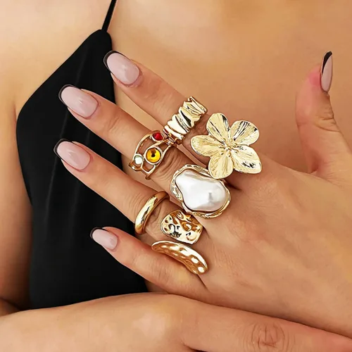Vista 6 de Esther Juego de anillos de estilo vintage, 6 piezas, tono dorado con diseño de perlas y flores