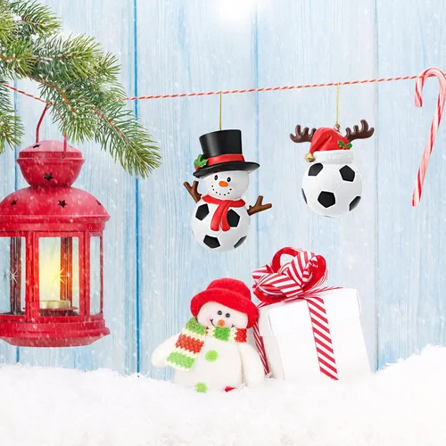 Vista 3 de Jetec 2 piezas de sombrero de Navidad adorno de fútbol muñeco de nieve colgante adorno de Navidad reno de fútbol colgante de resina muñeco de nieve
