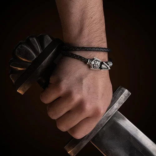 Vista 4 de Pulsera de cuero vikingo con pulsera de gungnir de Odín con símbolo mágico Valknut regalo para hombres y mujeres, brazalete nórdico para él y ella