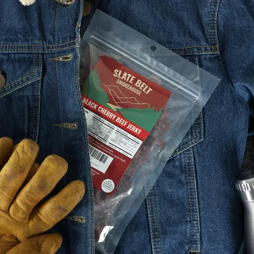 Vista 4 de Slate Belt Smokehouse Black Cherry Beef Jerky, aperitivo alto en proteínas, cecina sin gluten, 9 onzas
