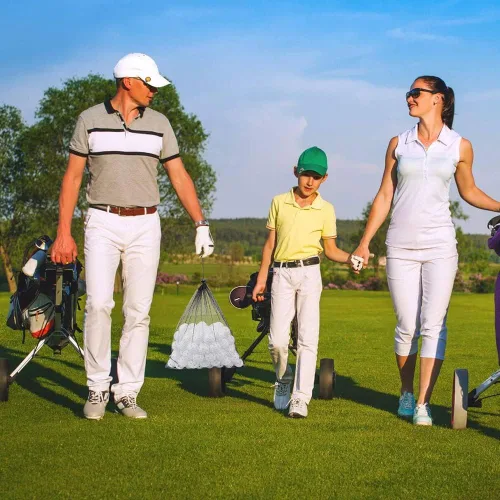 Vista 4 de Pelotas de golf de práctica, paquete de 100 pelotas de golf de plástico huecas de flujo de aire, entrenamiento o campo de conducción, práctica