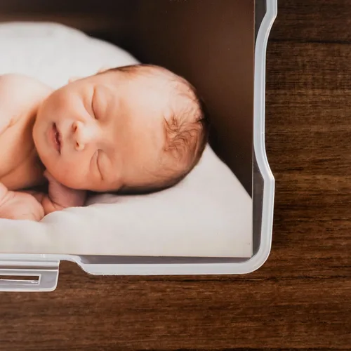 Vista 6 de IRIS USA 4 x 6 pulgadas, fabricado en Estados Unidos, paquete de 2 organizadores de fotos y caja de almacenamiento de imágenes con asa, 12 fundas