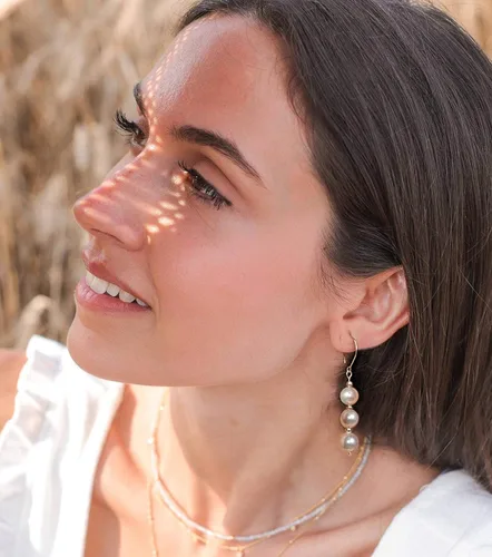 Vista 7 de Aretes colgantes chapados en oro de 14 quilates para mujer, minimalistas, ligeros, largos, colgantes, aretes de boda para novias, dama de honor