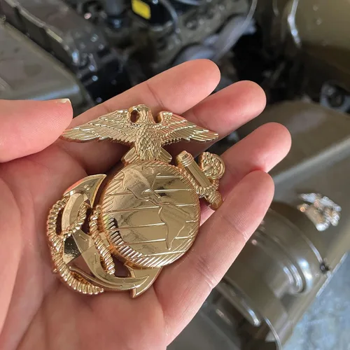 Vista 2 de Emblema de coche 3D USMC Gold EGA