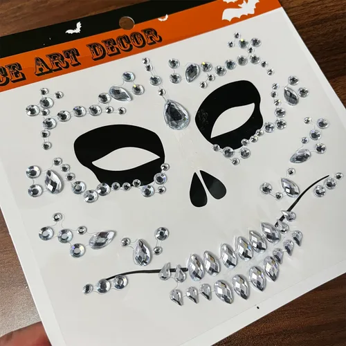 Vista 8 de Paquete de 4 gemas faciales del Día de la Muerte, tatuajes faciales temporales de Halloween, calcomanías de diamantes de imitación para la cara