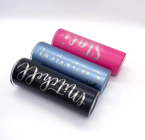 Vista 3 de Vaso personalizado con nombre personalizado, tapa deslizante de acero inoxidable de 20 onzas