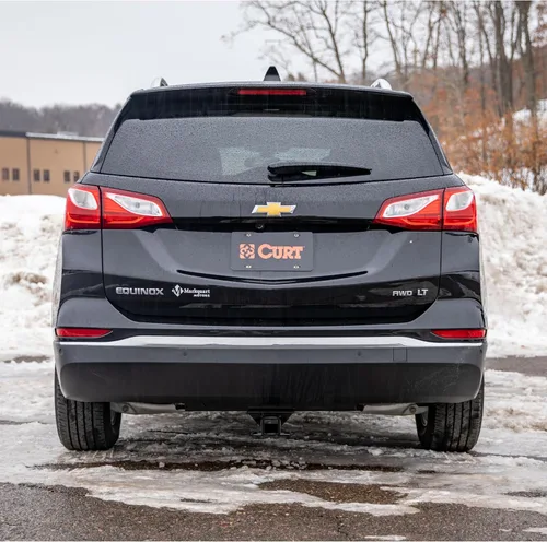 Vista 8 de CURT 13439 Class 3 Trailer Hitch, 2" for Equinox and Terrain Compatible con Chevrolet Equinox 2018 a 2027 y GMC Terrain 2018 a 2026, GTW de 4,500