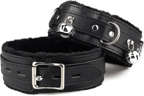 Vista 3 de Collar gargantilla de cuero con campana ajustable para mujer
