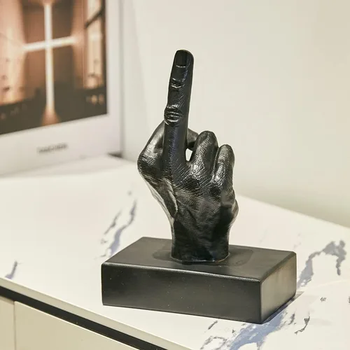 Vista 5 de Estatua de escritorio de dedo medio, gesto de mano FCK You, estatua de resina para el hogar, oficina, patio y más - Figura de pisapapeles de mano