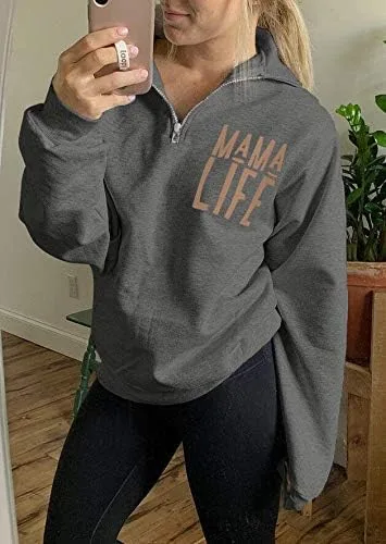 Vista 2 de Sudadera para mujer, sin botones, de cuello alto, con cremallera de 14, con estampado de texto en inglés Mama Life