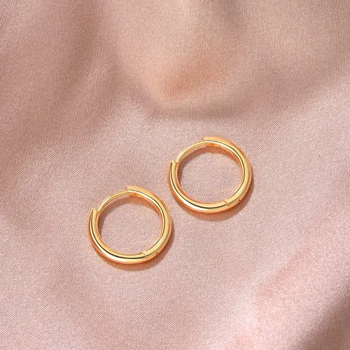 Vista 7 de GUEMER Aretes de aro Huggie chapados en oro de 14 quilates, delicados y gruesos, con incrustaciones de zriconia cúbica, para dormir, pequeño