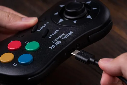 Vista 8 de 8Bitdo NEOGEO Wireless Controller for Windows, Android, and NEOGEO mini with Classic Click-Style Joystick - Officially Licensed by SNK