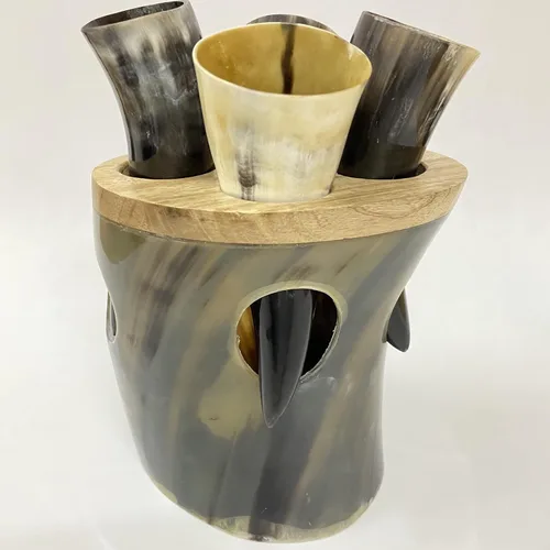 Vista 3 de AnNafi® Juego de tazas vintage de cuerno para beber Juego de 4 tazas de cerveza con soporte de cuerno vikingo ceremonial ceremonial y aguamiel