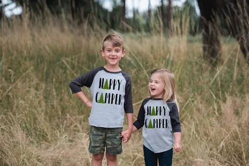 Vista 5 de 7 ate 9 Apparel Camiseta de camping Happy Camper para niños al aire libre