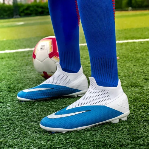 Vista 5 de Tacos de fútbol deportivos para hombre, cómodos, transpirables, de alto agarre, botas de fútbol sala para jóvenes, zapatos deportivos