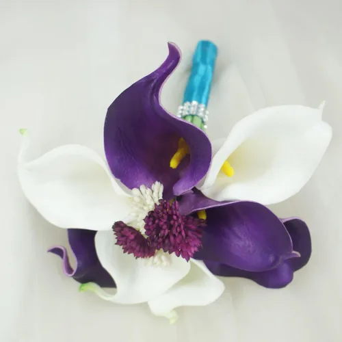 Vista 9 de Boda Floral Lirios de Alcala Púrpura con Cristales Bayas Bling (2 Calla Lilies boutenieres)