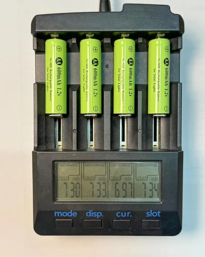 Vista 4 de Ni-MH AA 1.2v 600mAh batería recargable, doble A batería Double A 1.2V Solar Battery Pre-Charged, Low Self - Discharge for Outdoor Solar Lights