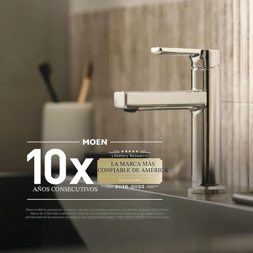 Vista 15 de Moen Adler Grifo de fregadero de cocina cromado de un solo mango con arco alto y fuerza de limpieza, llave de cocina moderna con rociador extraíble
