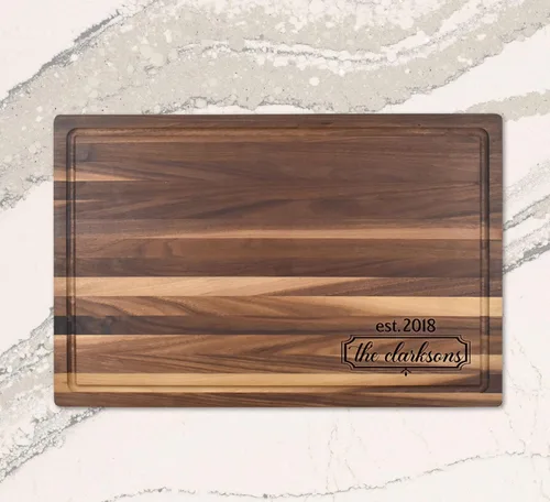 Vista 8 de Tabla de cortar personalizada Regalo de boda para pareja Tablas de cortar personalizadas Mr & Mrs Madera Grabada