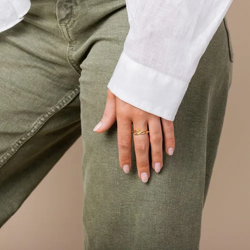Vista 4 de PAVOI Banda de eternidad chapada en oro de 14 quilates para mujer