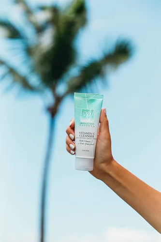 Vista 5 de Absolutely Natural Limpiador de vitamina C, lavado facial antienvejecimiento para una piel clara. Fabricado con aloe vera, coco y pomelo, limpiador