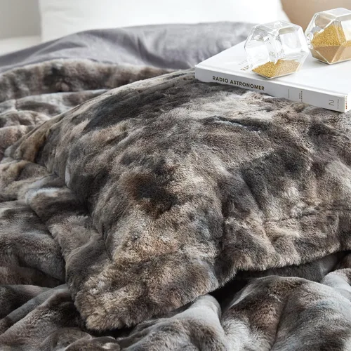 Vista 4 de Byourbed Wolf Bunny - Juego de edredón Coma Inducer® Twin XL, color negro pólvora