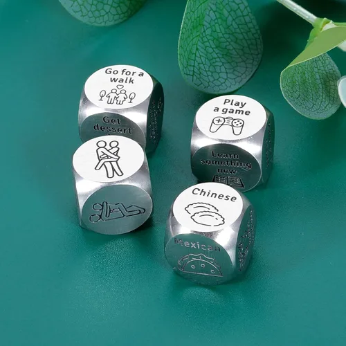 Vista 2 de Juego de dados sexuales de juguete sexual de 4 piezas para parejas, regalos