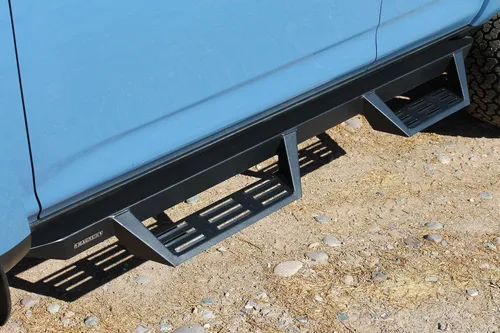 Vista 6 de Magnum RT Gen 2 Drop Steps - Estribos negros compatibles con 4Runner 2010-2024 sin revestimiento de puerta inferior