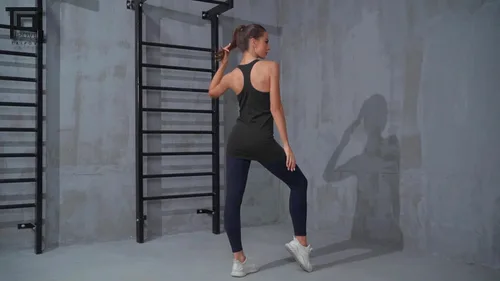 Vista 5 de TAIPOVE Camisetas largas sin mangas para mujer de algodón para capas con espalda cruzada extra largas para ropa deportiva, paquete de 3