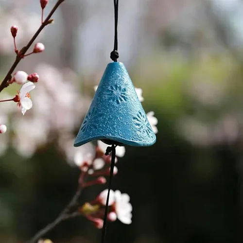 Vista 25 de Juego de 2, campanillas de viento pequeñas de la suerte tradicionales japonesas para exteriores, campana de viento de templo bendito de hierro