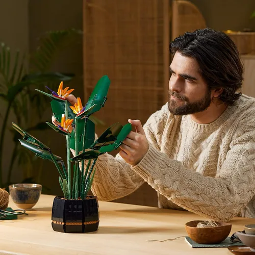 Vista 5 de LEGO 10289 Creator Expert Bird of Paradise - Juego de construcción para adultos, ave de paraíso, plantas artificiales, flores, idea de regalo