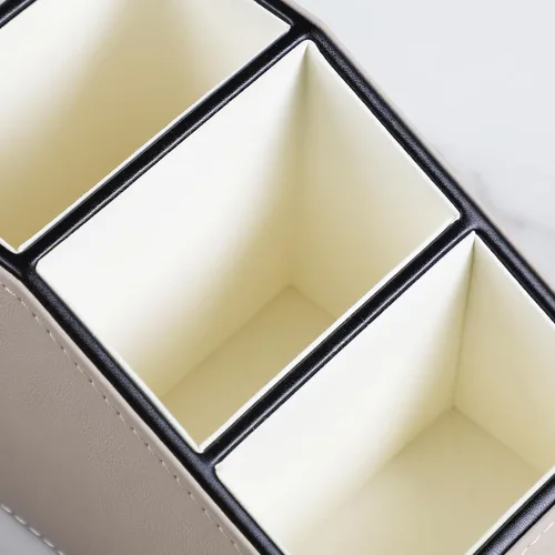 Vista 4 de Soporte para control remoto de piel sintética, organizador de escritorio pequeño, suministros de oficina, mesita de noche para mesa auxiliar, Beige