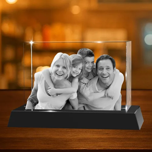 Vista 23 de Marco de Fotos Personalizado de Cristal 3D Rectangular Pequeño (Horizontal) – Premium: Base LED Multicolor, Envoltorio para Regalo y Tarjeta 3D