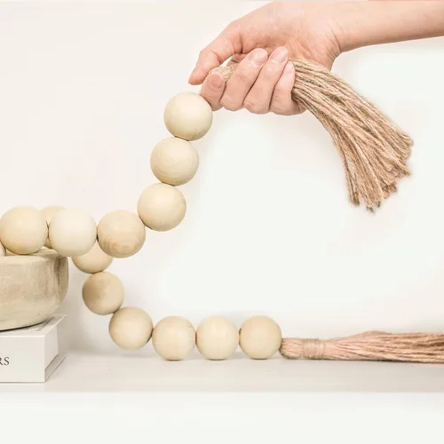 Vista 9 de Guirnalda de madera extragrande, cuentas de madera de 1.4 pulgadas de diámetro con borlas, decoración de cuentas de granja para el hogar