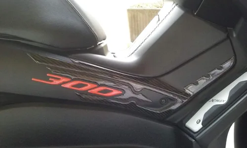 Vista 5 de labelbike - Adhesivos 3D para Moto Scooter Protección y Decoración en Resina Compatible con Yamaha Xmax 300 - Color Carbono
